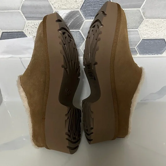 UGG Tan Shearling Lined Slippers - Picture 3 of 9